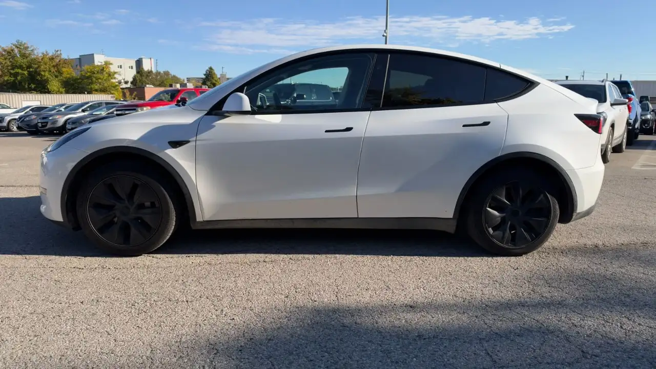 Tesla Model Y - Image 3