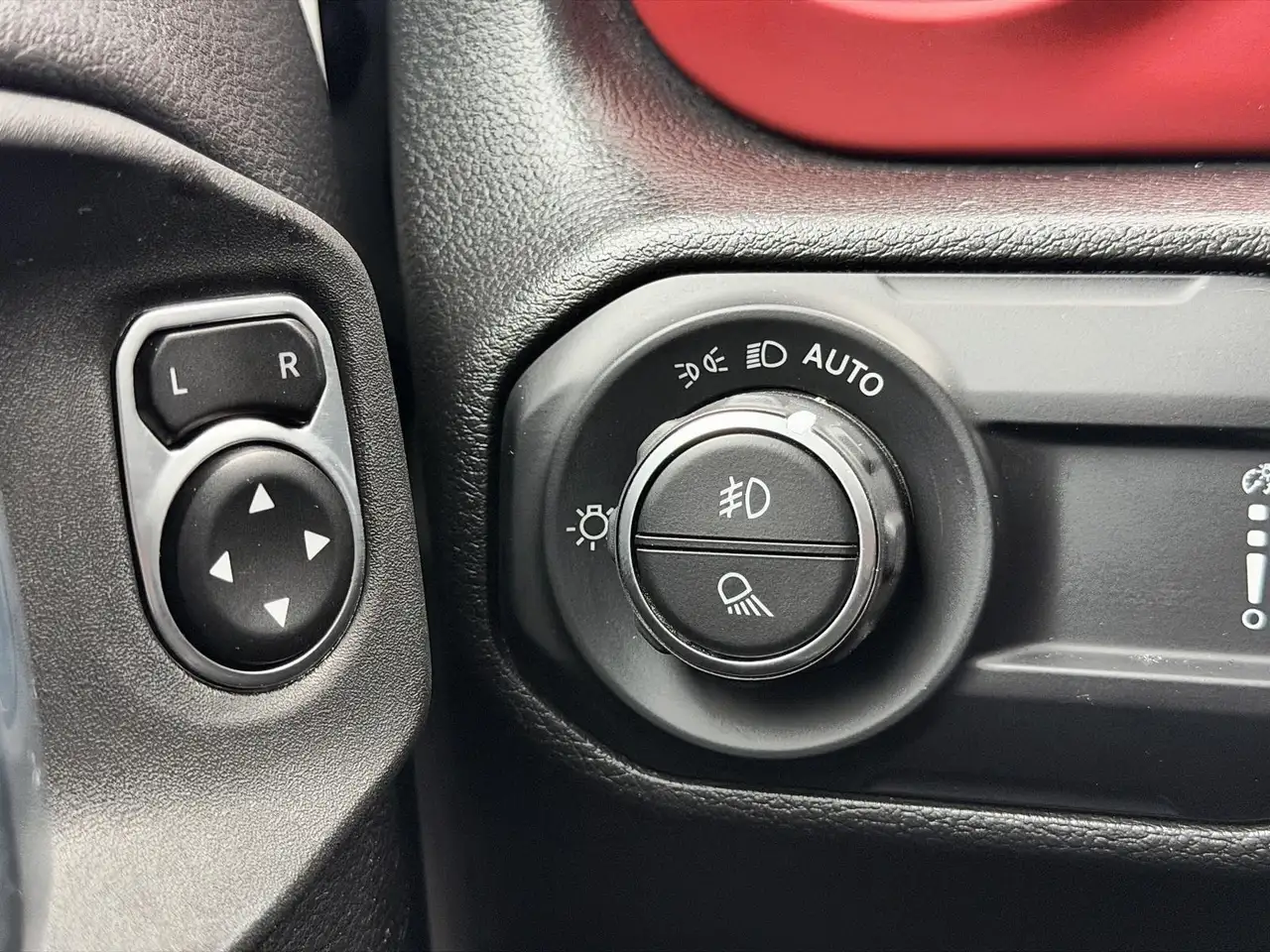 Jeep Gladiator - Image 19