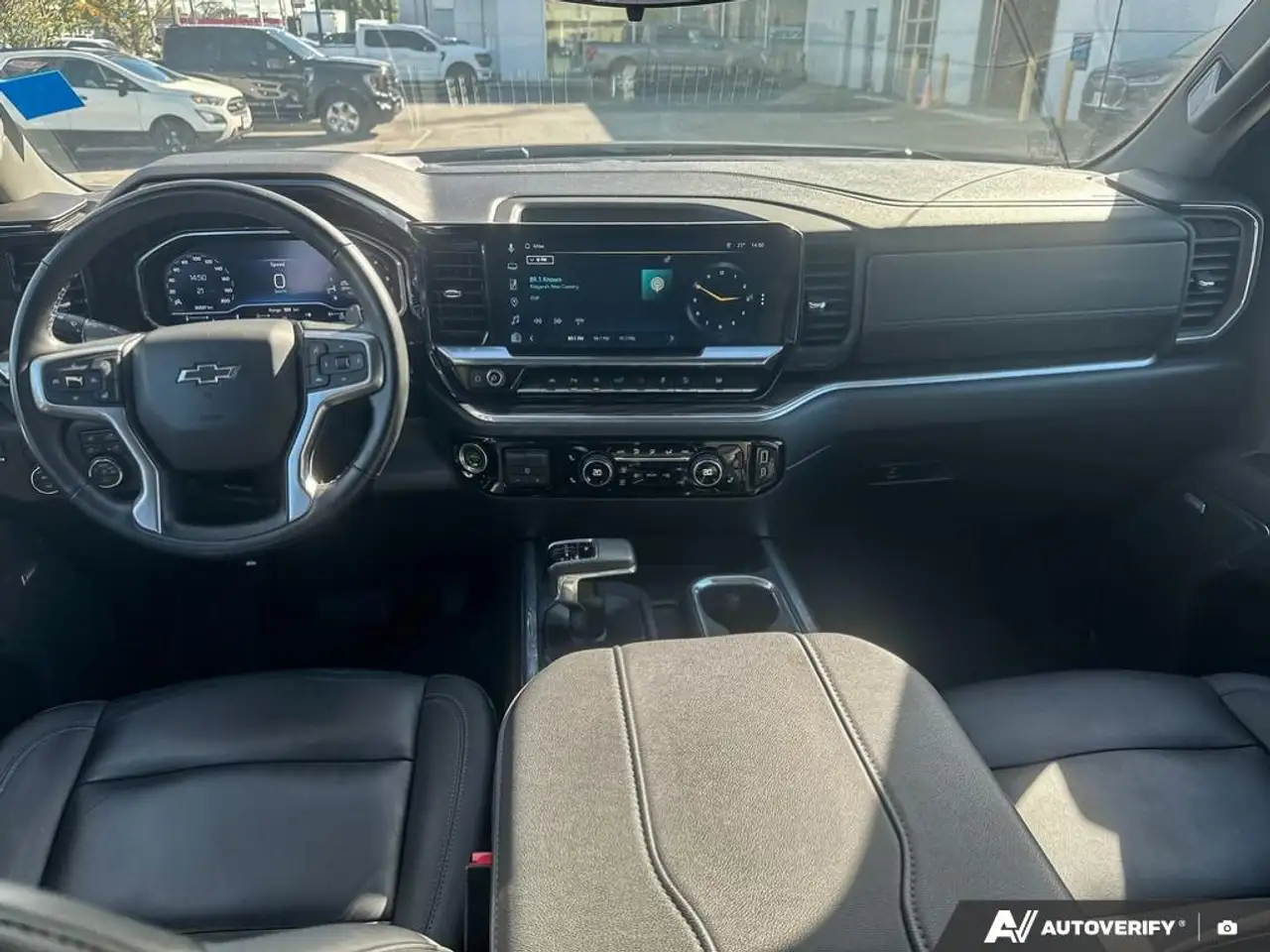 Chevrolet Silverado 1500 - Image 25