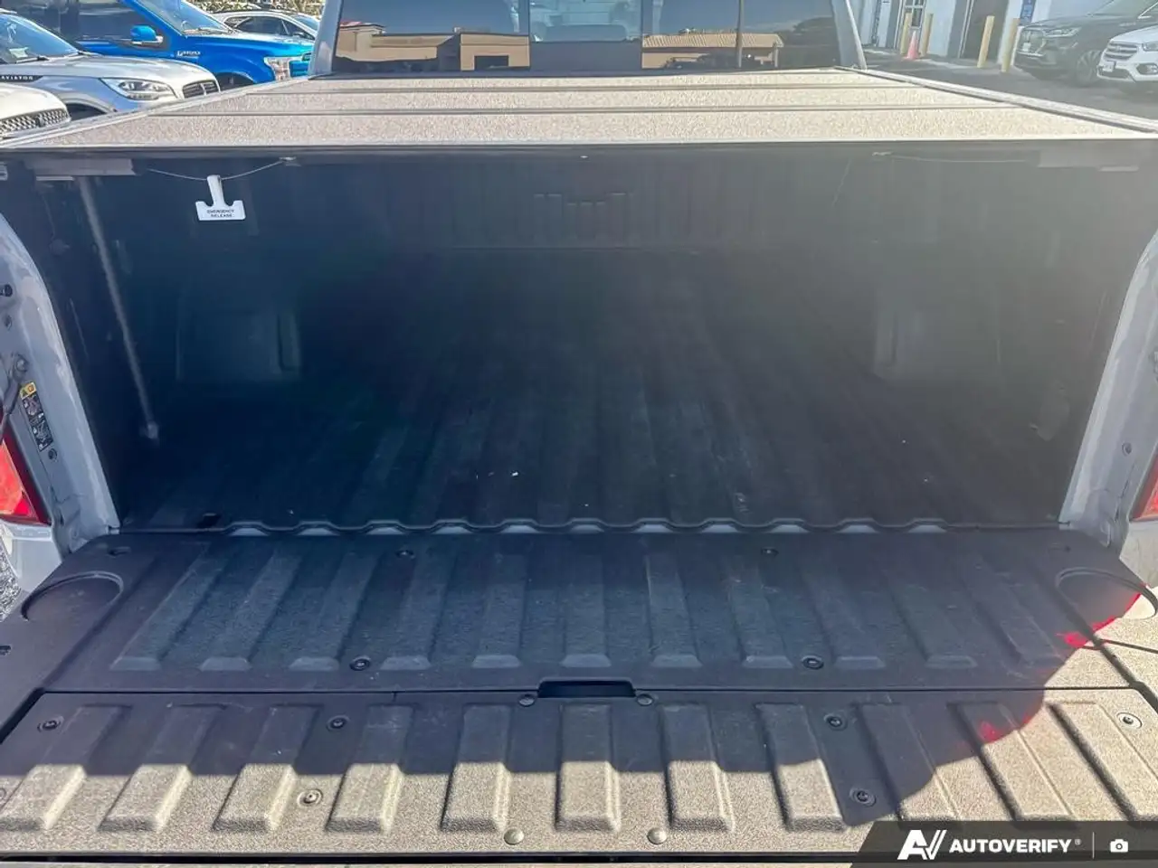 Chevrolet Silverado 1500 - Image 13