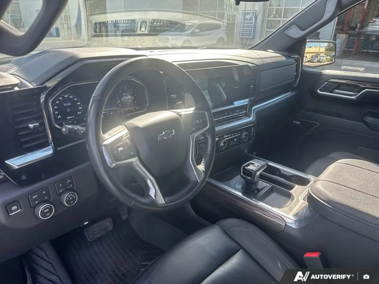 Chevrolet Silverado 1500 - Image 14