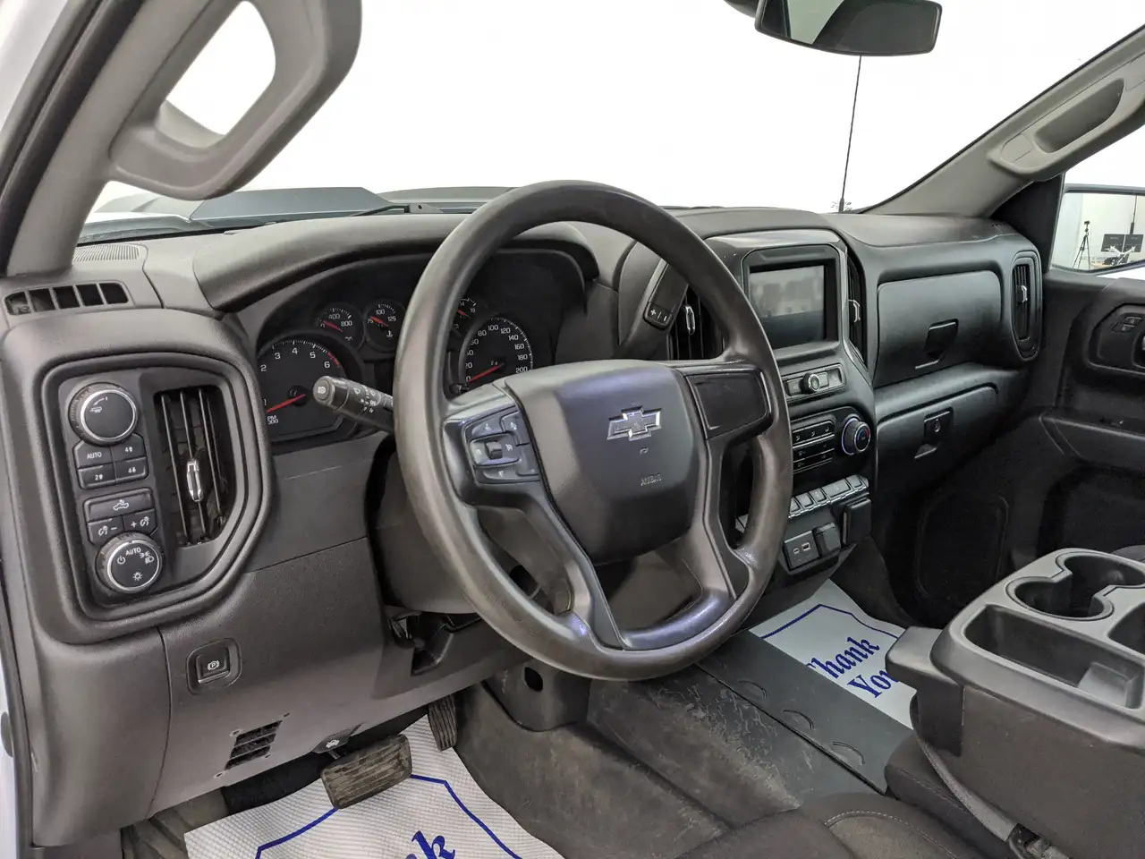 Chevrolet Silverado 1500 - Image 15