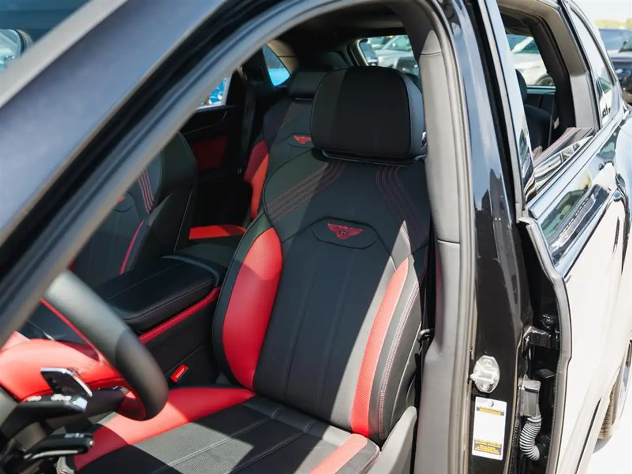 Bentley Bentayga - Image 10