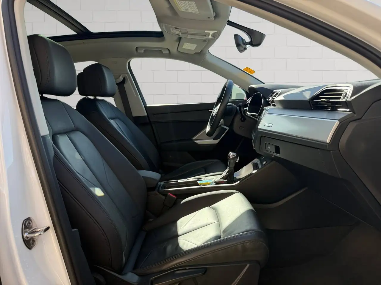 Audi Q3 - Image 10