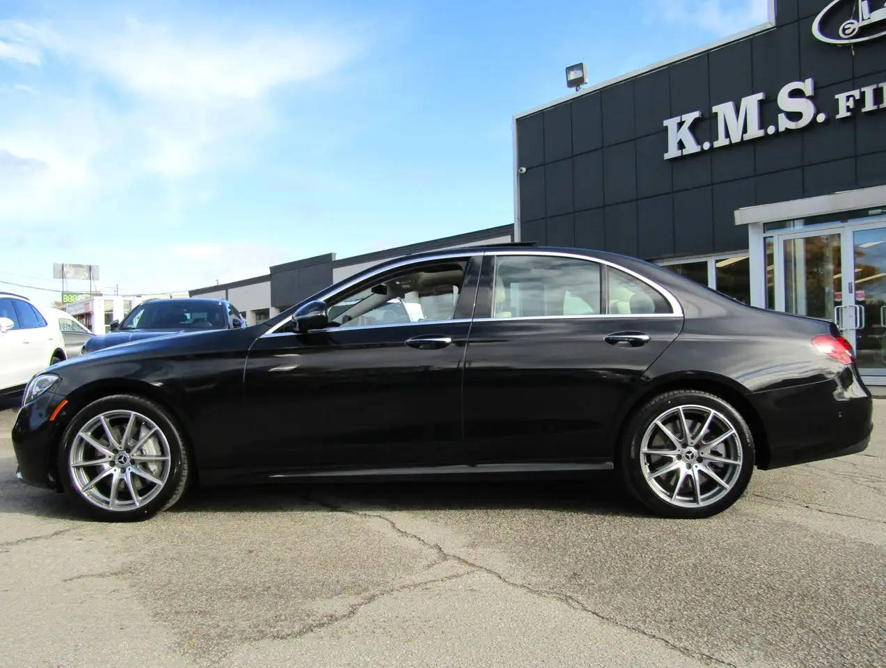 Mercedes-Benz E-Class - Image 4