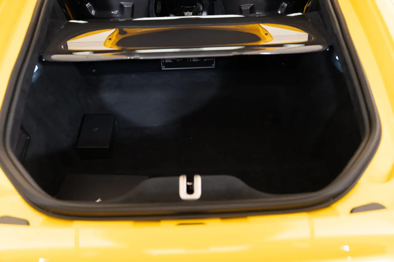 Ferrari 812 - Image 25