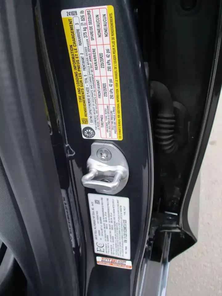 Tesla Model 3 - Image 22