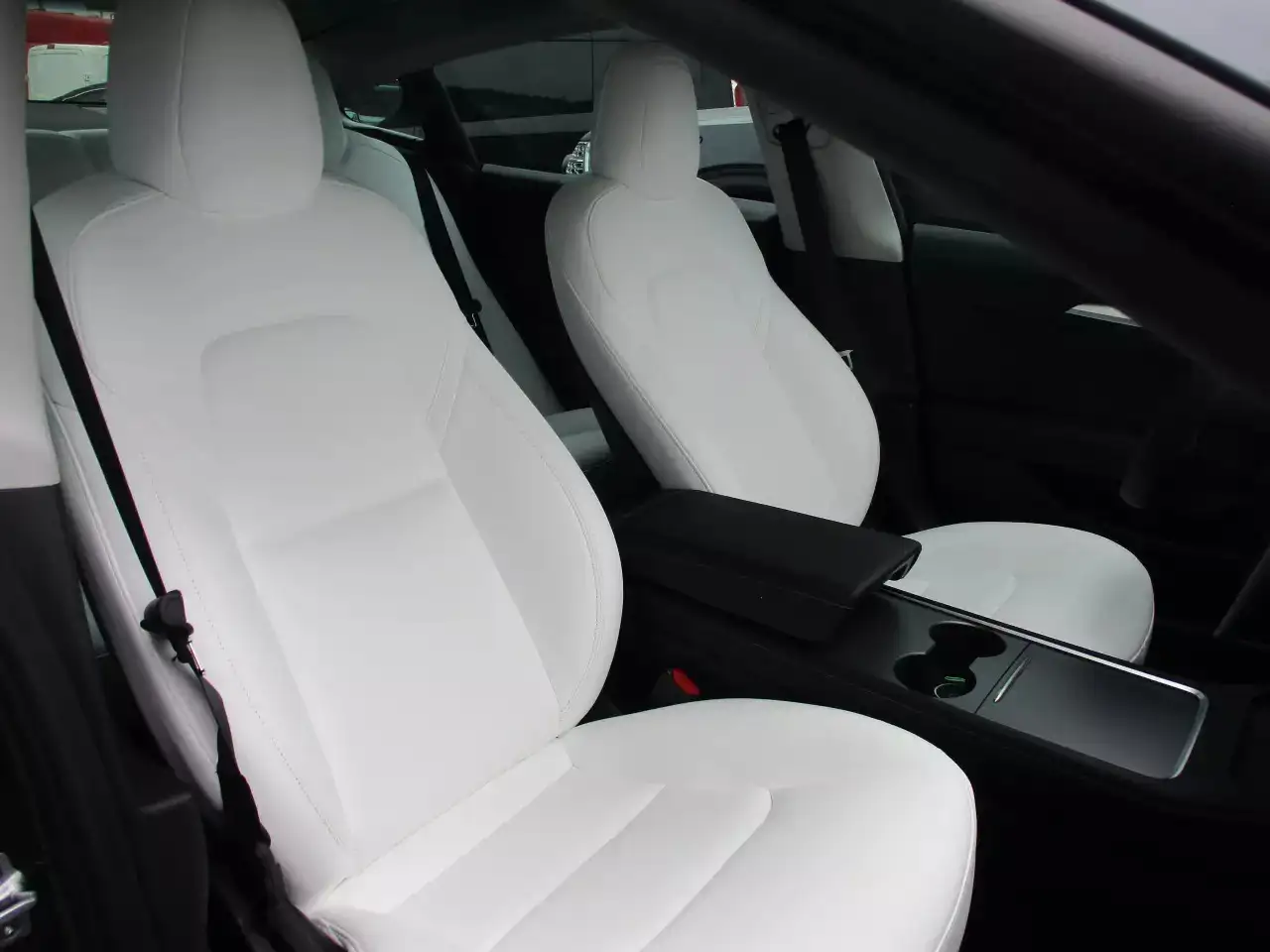 Tesla Model 3 - Image 13