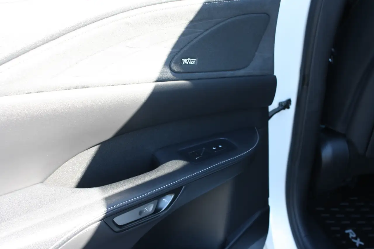 Lexus RX - Image 6