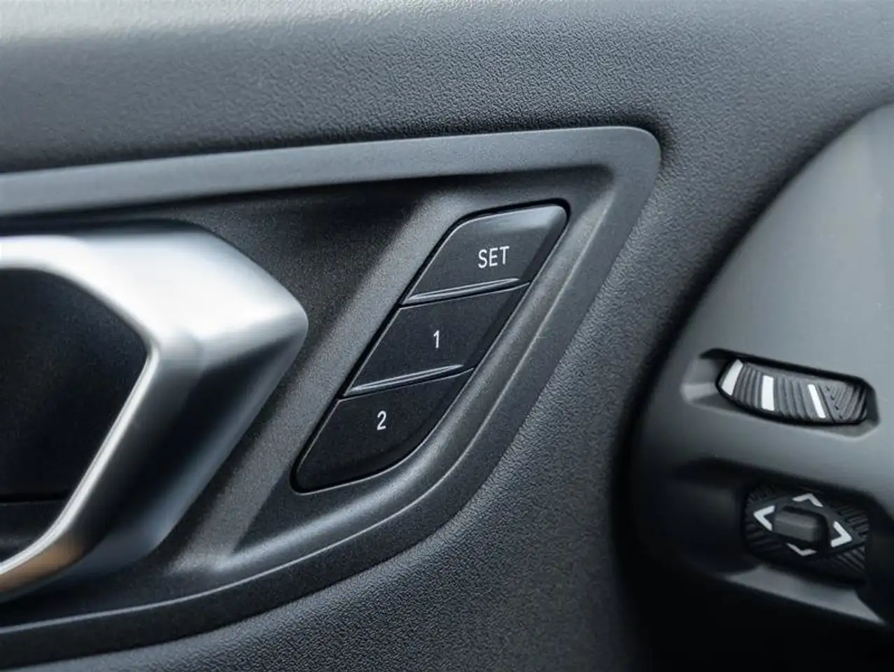 BMW 2 Series - Image 18