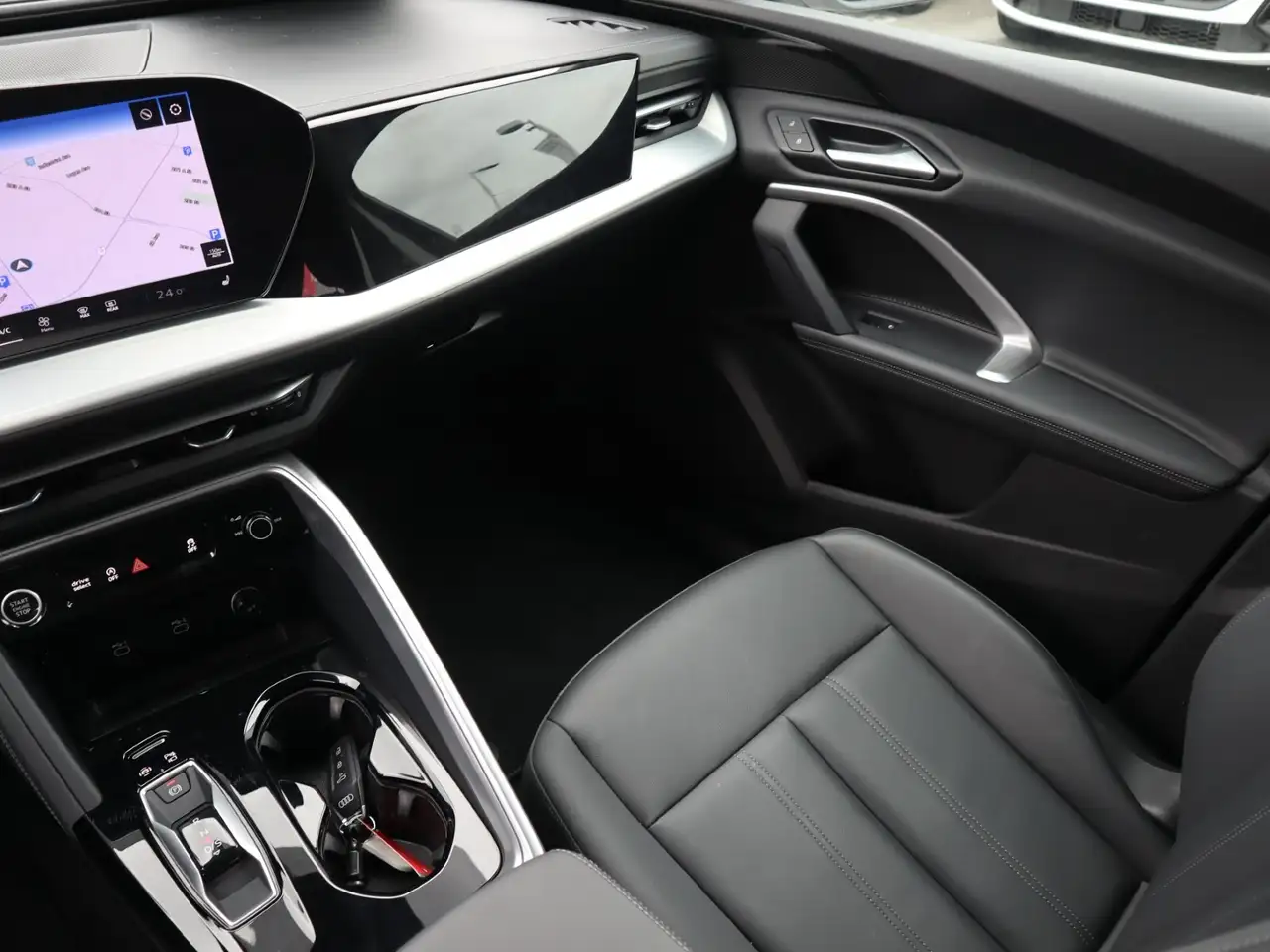 Audi Q5 - Image 13