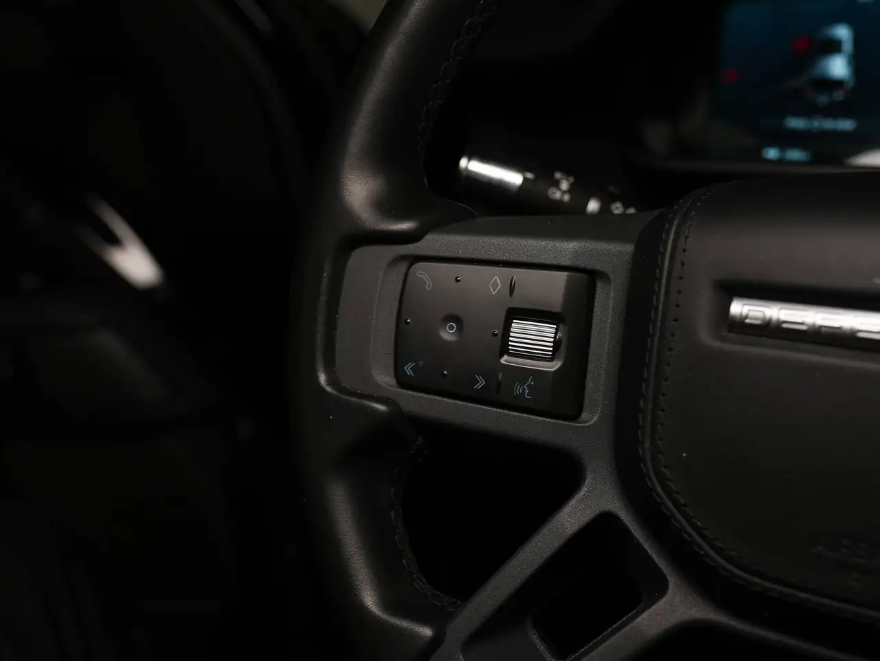 Land Rover Defender - Image 14