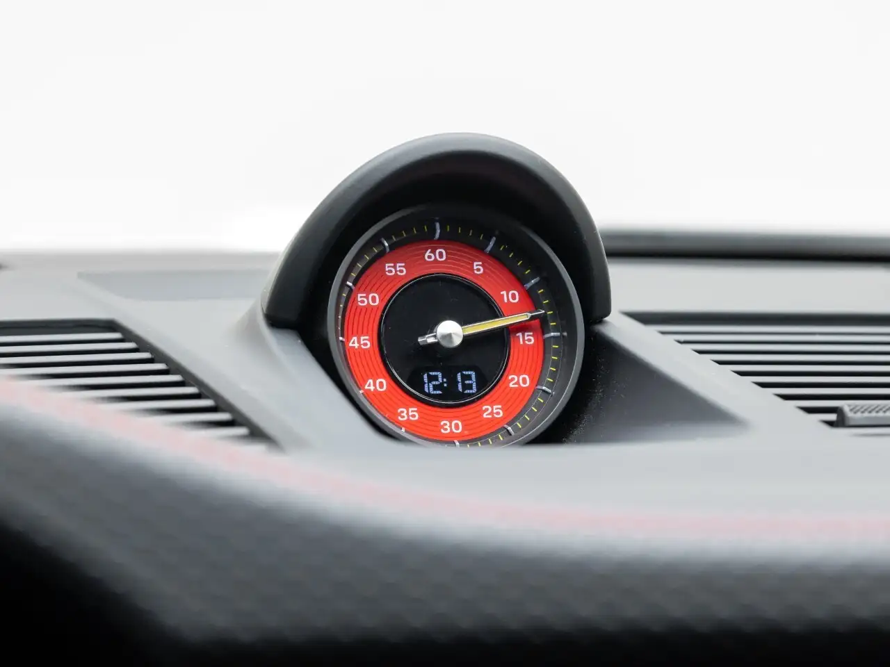 Porsche 911 - Image 34
