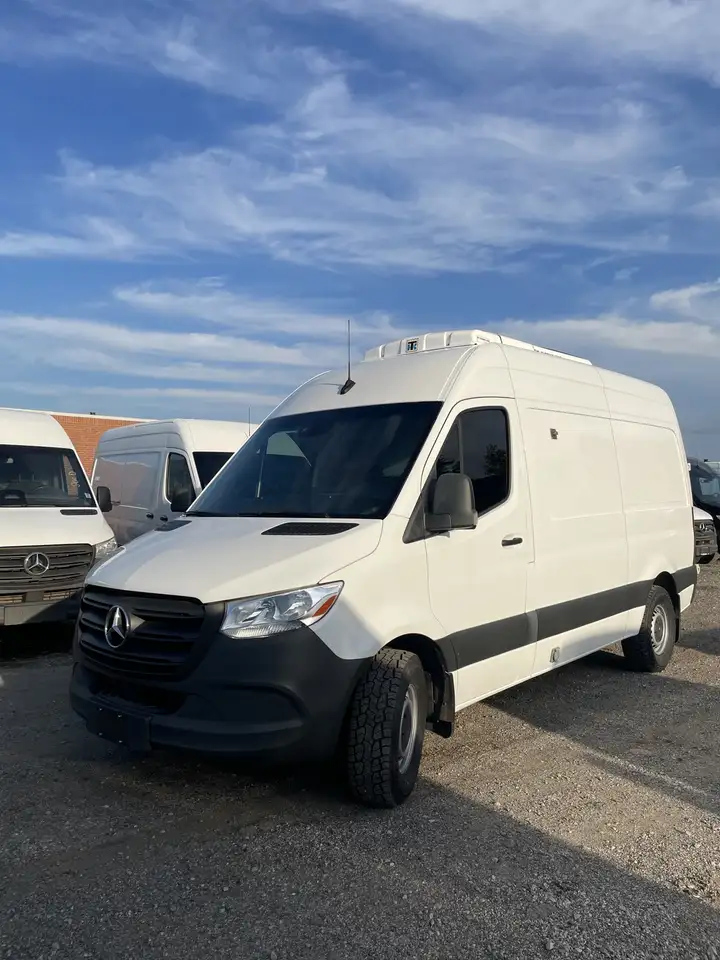 Mercedes-Benz Sprinter - Image 9