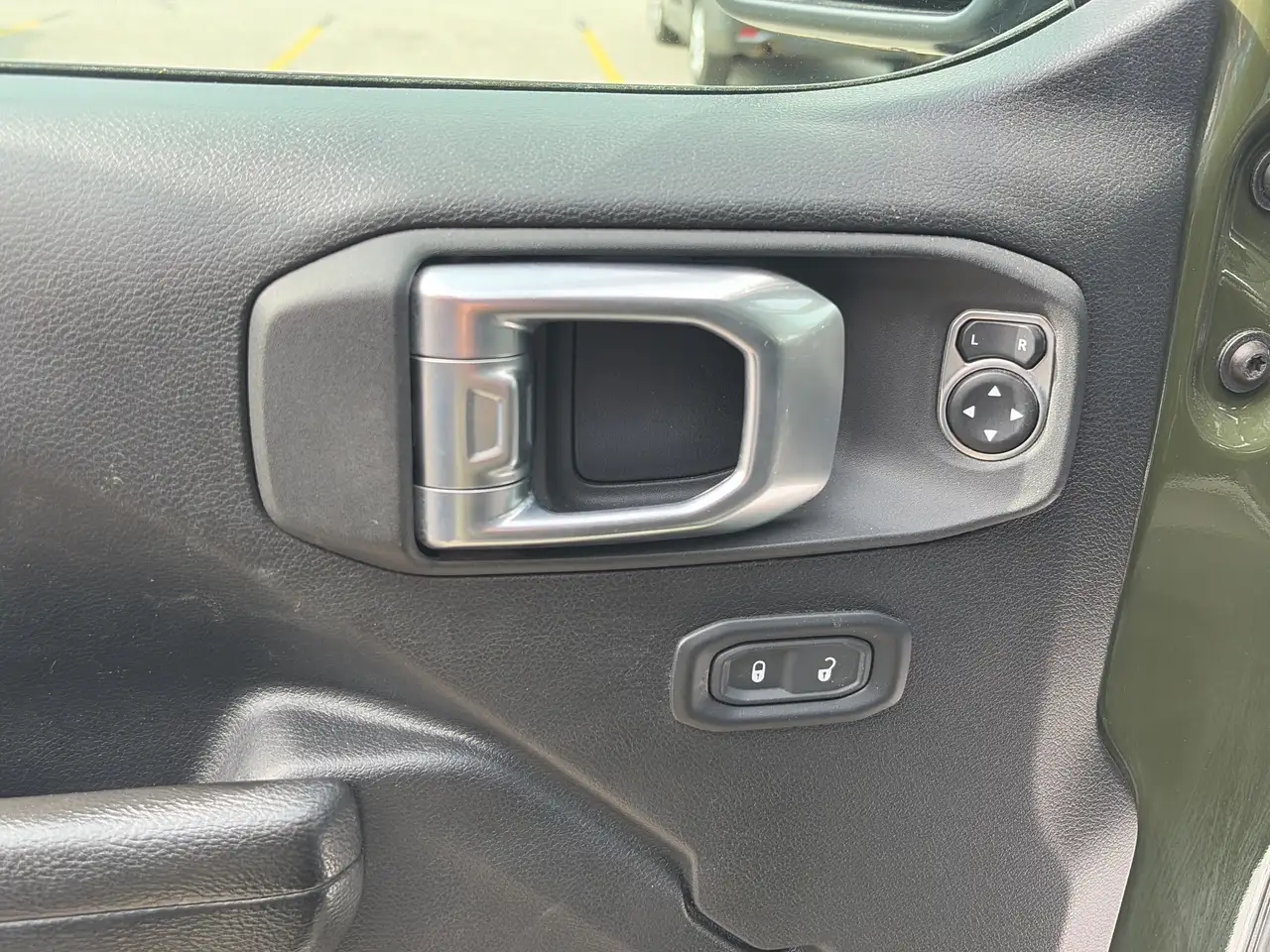 Jeep Wrangler - Image 8