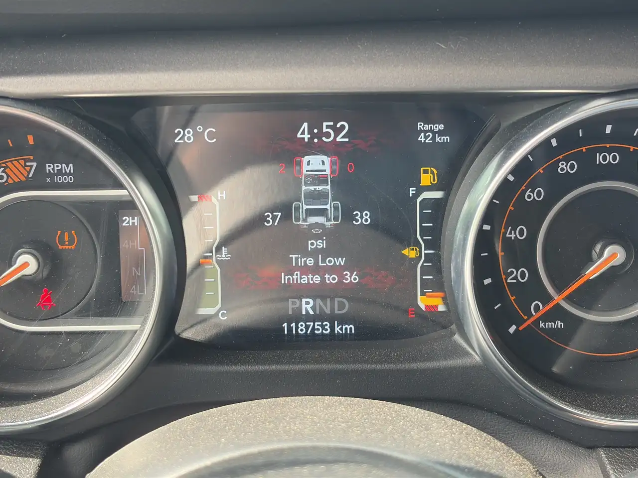 Jeep Wrangler - Image 19