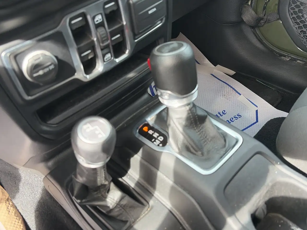 Jeep Wrangler - Image 12