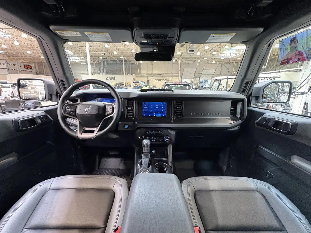 Ford Bronco - Image 9