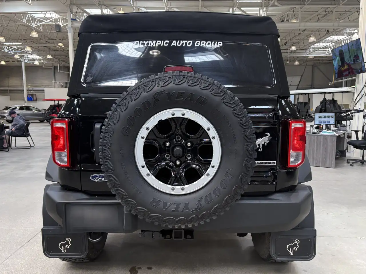 Ford Bronco - Image 7