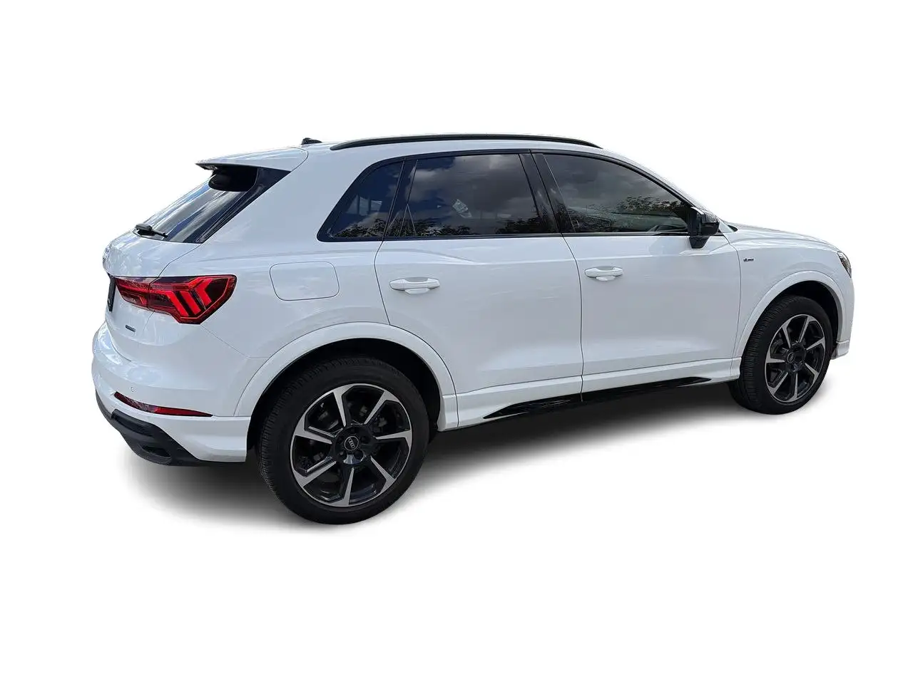 Audi Q3 - Image 15