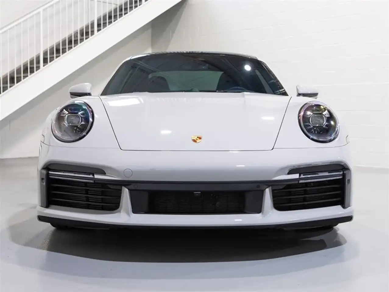 Porsche 911 - Image 8