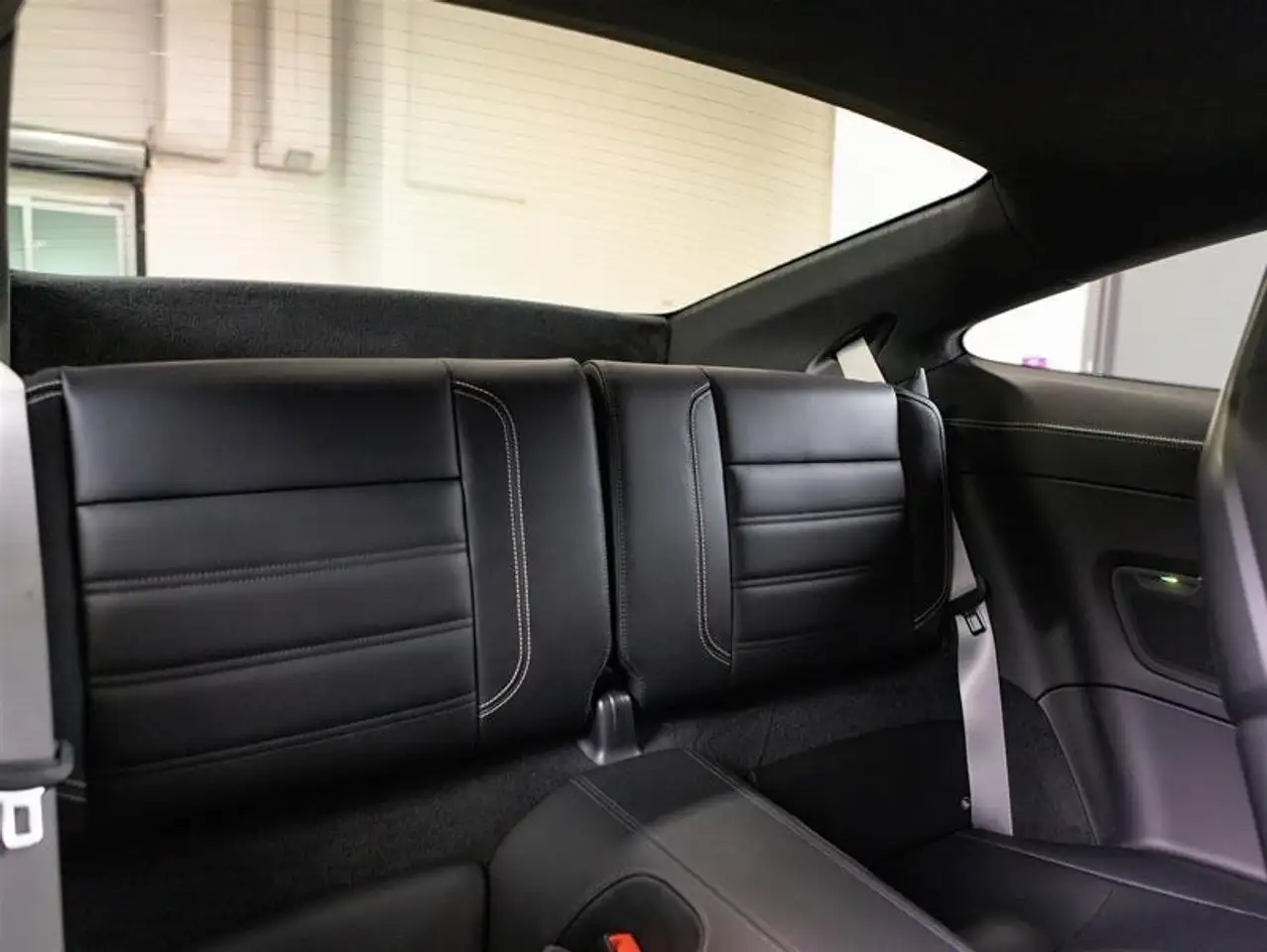 Porsche 911 - Image 15