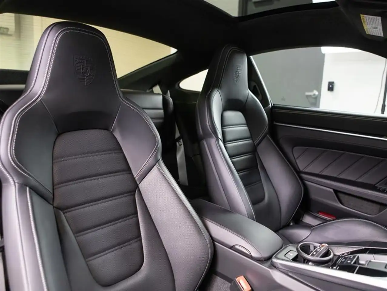 Porsche 911 - Image 14