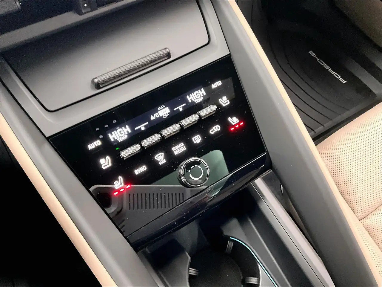Porsche Macan - Image 24