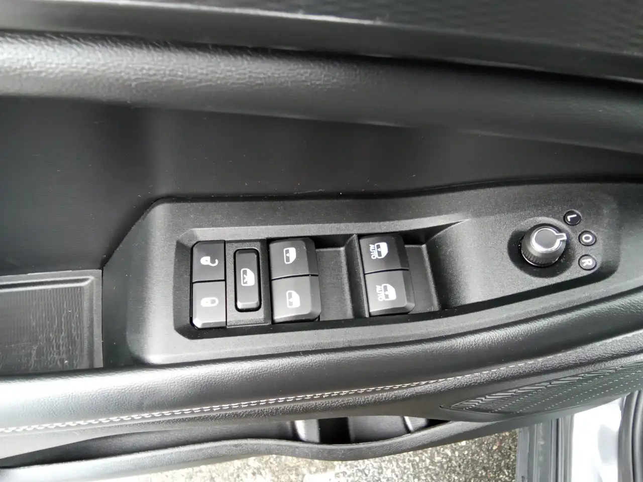 Jeep Grand Cherokee - Image 22