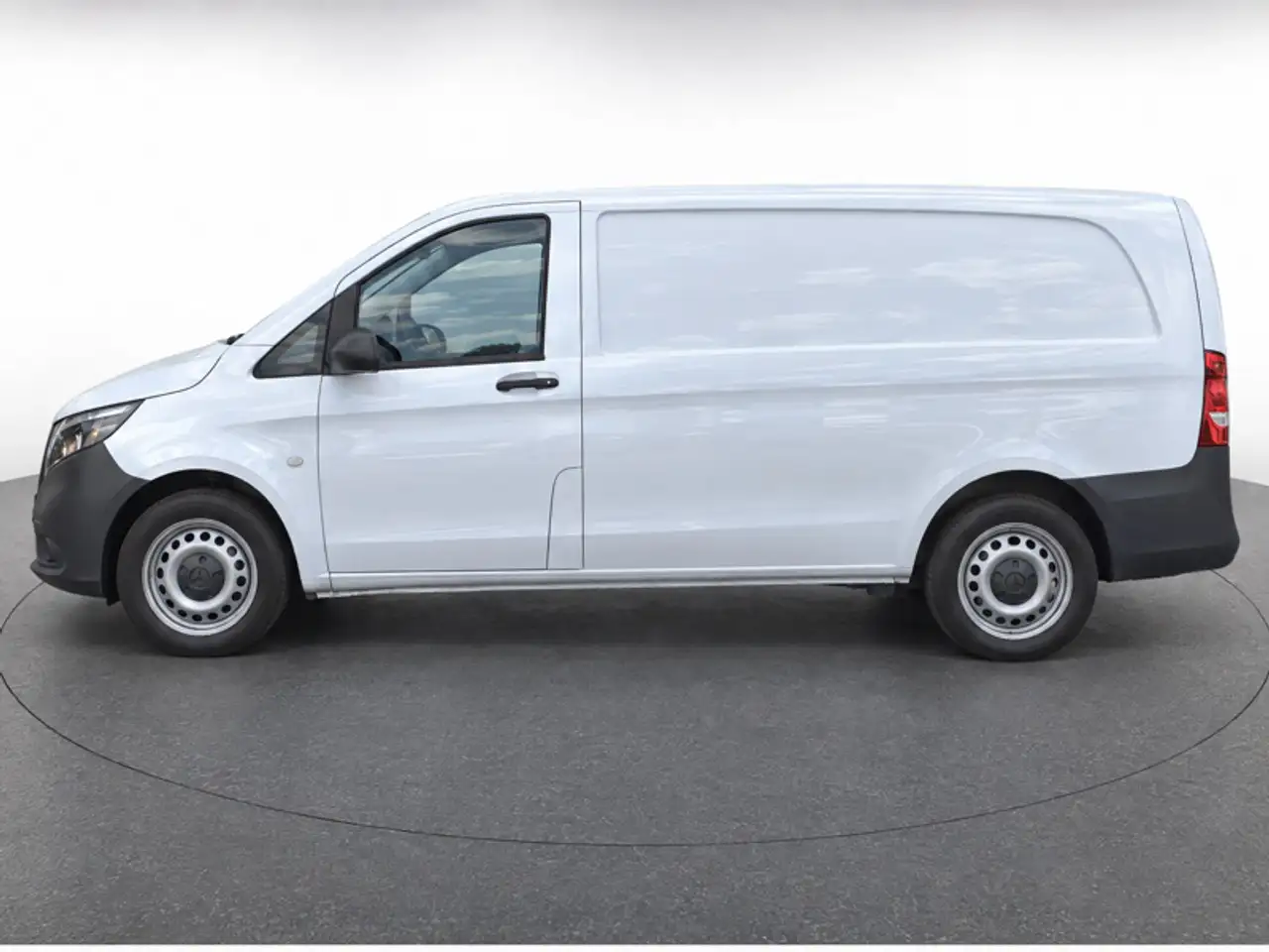 Mercedes-Benz Metris Cargo Van - Image 2