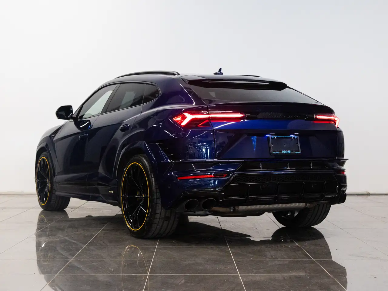 Lamborghini Urus - Image 2
