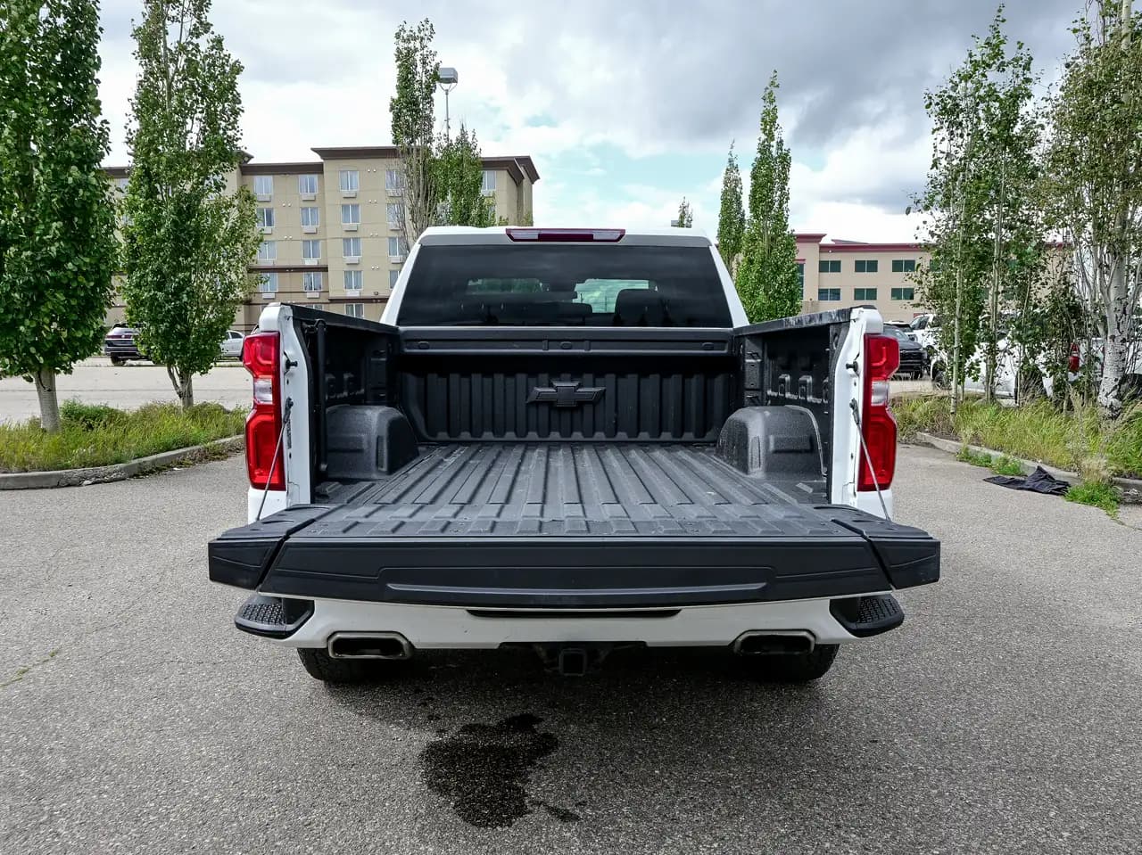 Chevrolet Silverado 1500 - Image 14