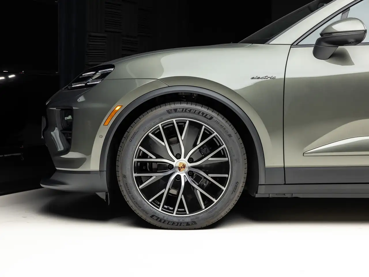 Porsche Macan - Image 33