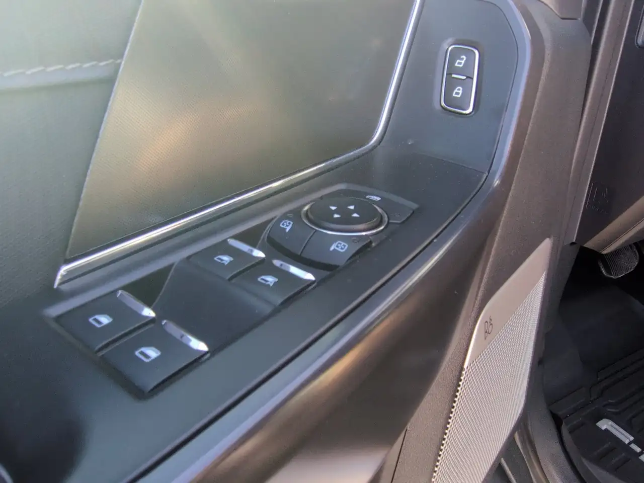Ford F-150 - Image 14