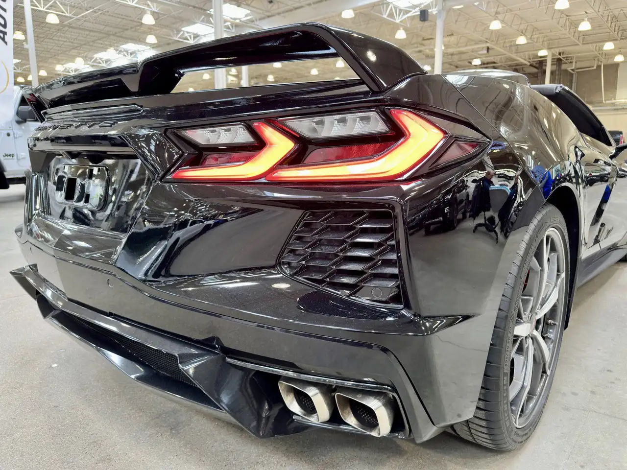 Chevrolet Corvette - Image 22