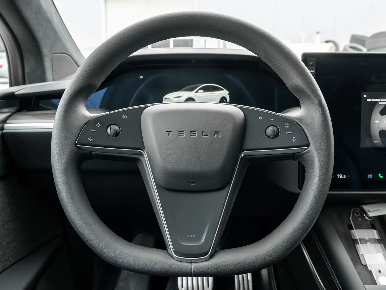 Tesla Model X - Image 15