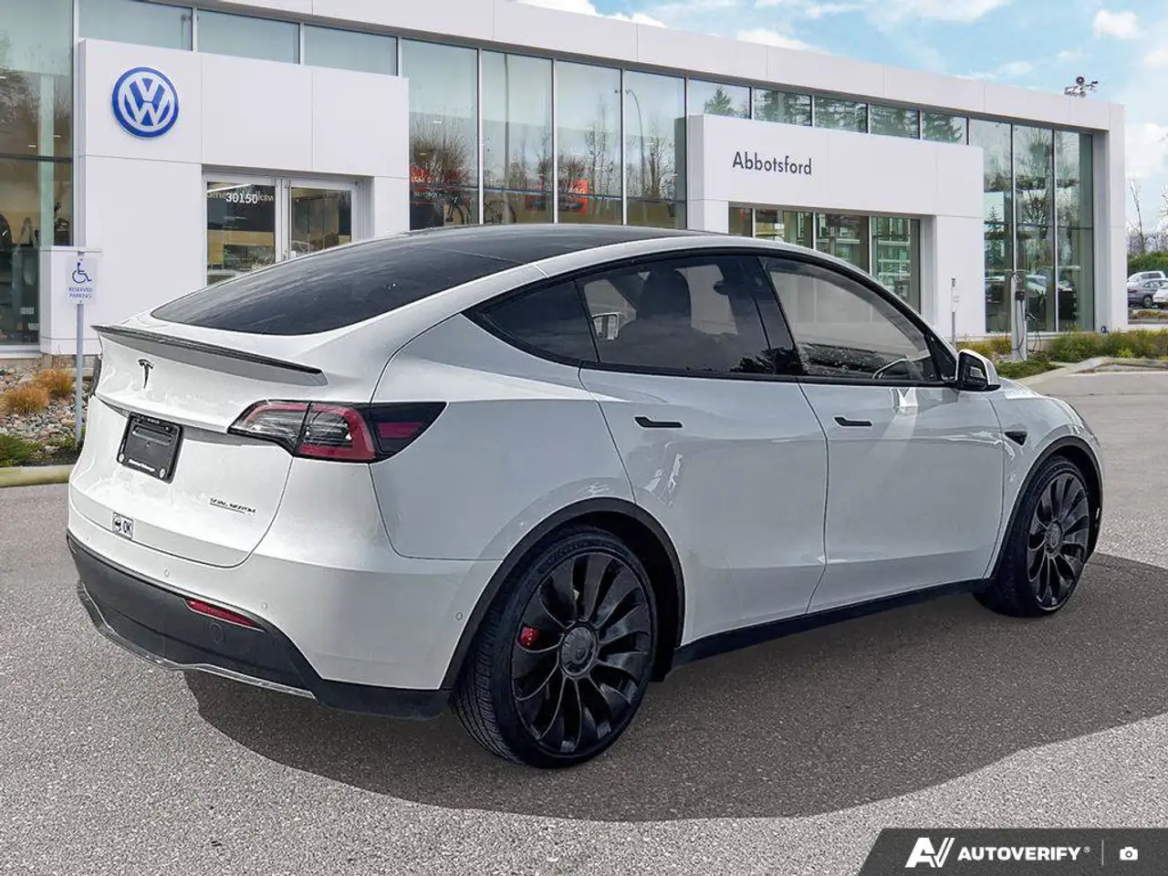Tesla Model Y - Image 5