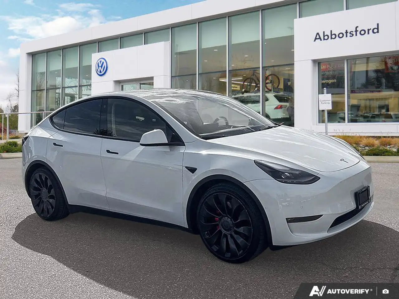 Tesla Model Y - Image 7