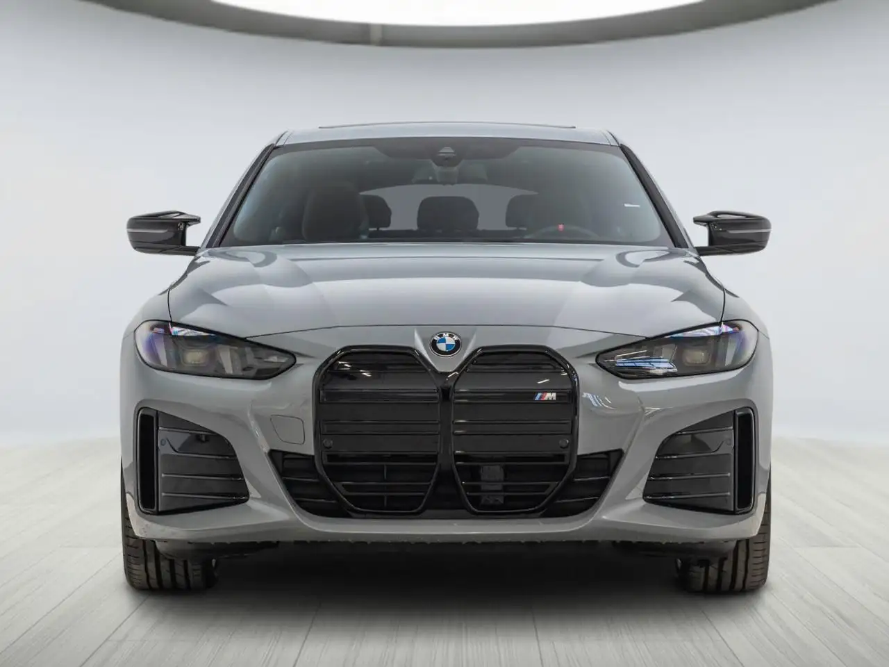 BMW i4 - Image 2