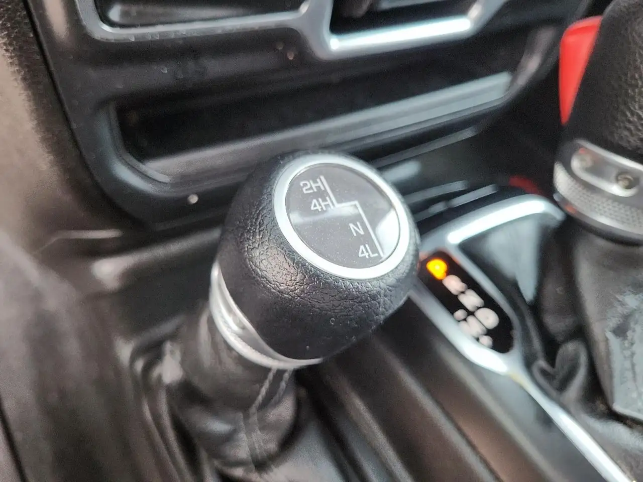 Jeep Wrangler - Image 14