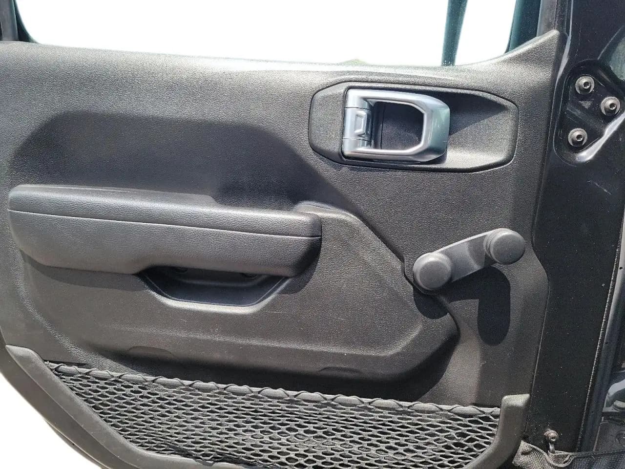 Jeep Wrangler - Image 9