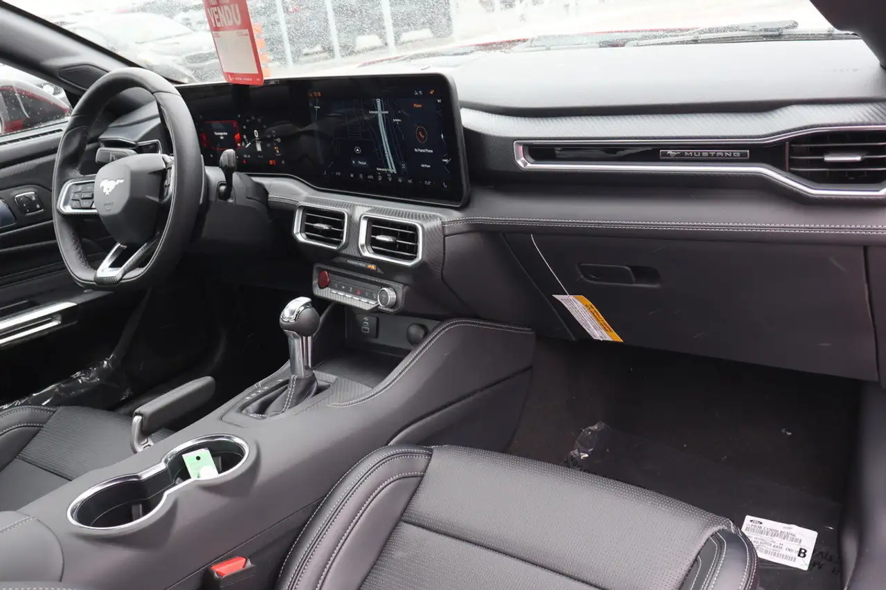 Ford Mustang - Image 11