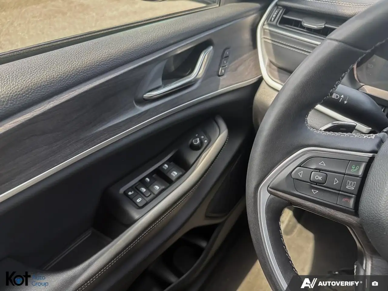 Jeep Grand Cherokee - Image 10