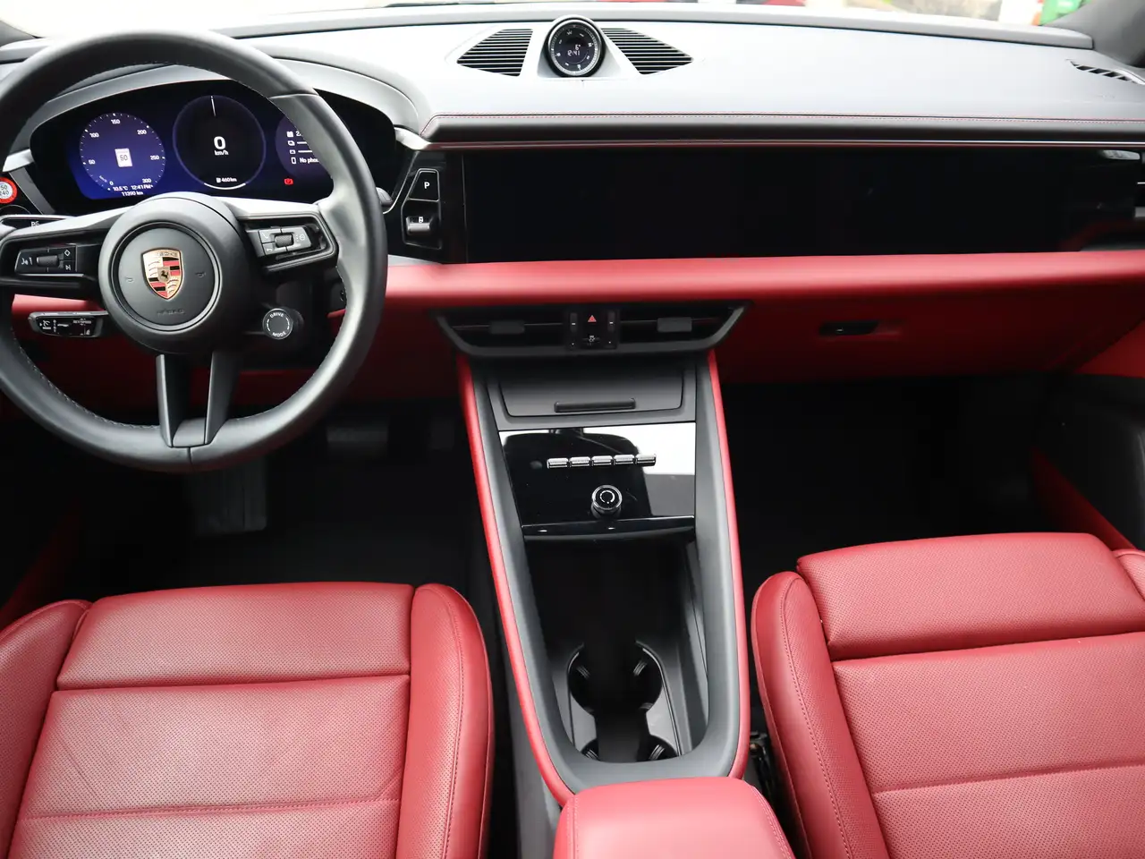 Porsche Macan - Image 16
