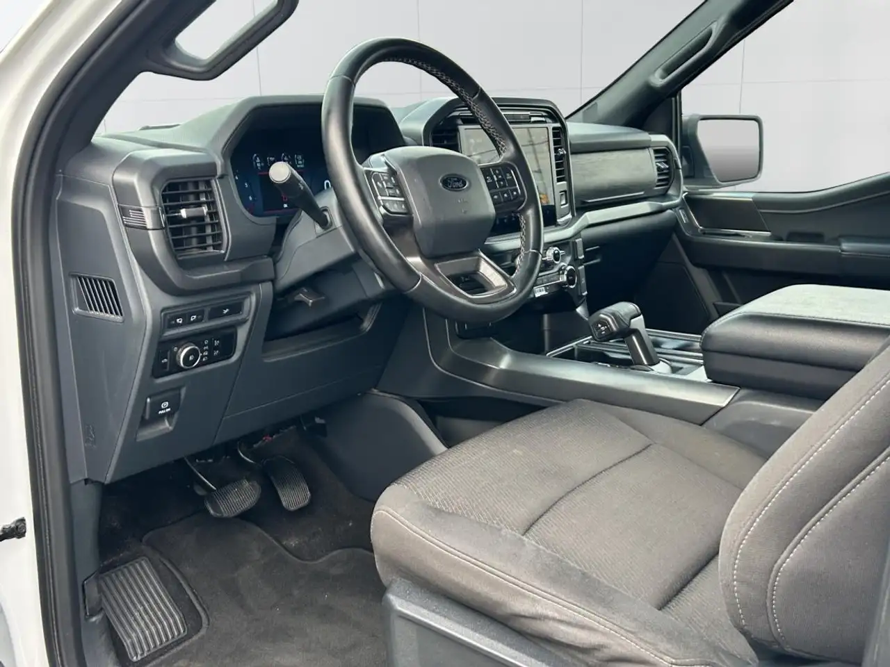 Ford F-150 - Image 27