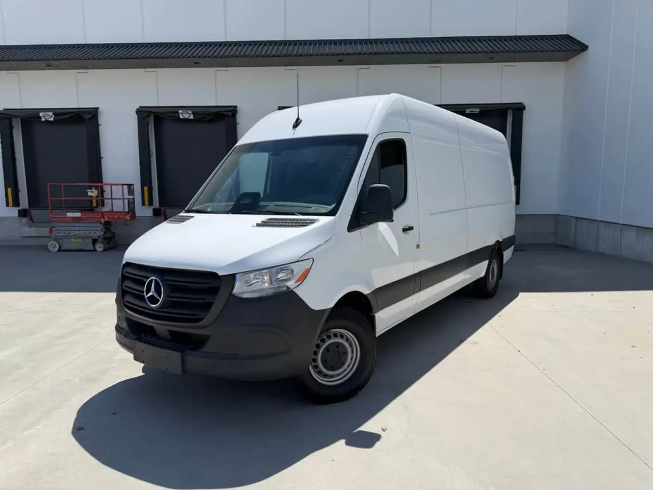 Mercedes-Benz Sprinter 2500 - Image 1