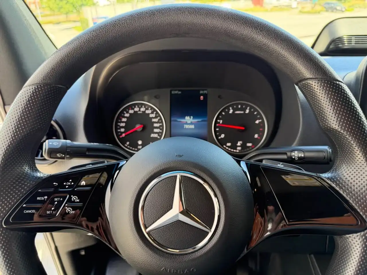 Mercedes-Benz Sprinter 2500 - Image 12