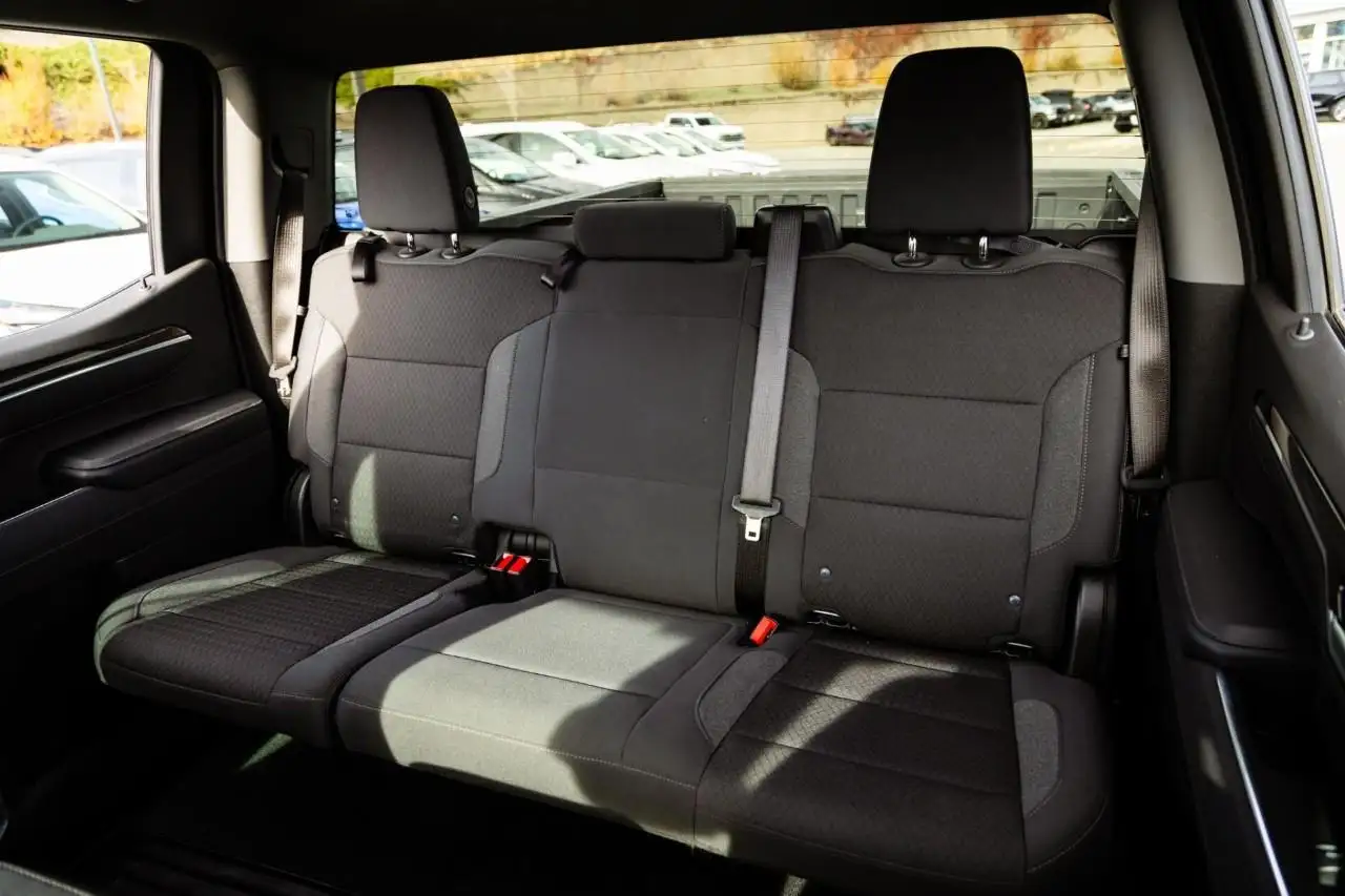 Chevrolet Silverado 1500 - Image 15