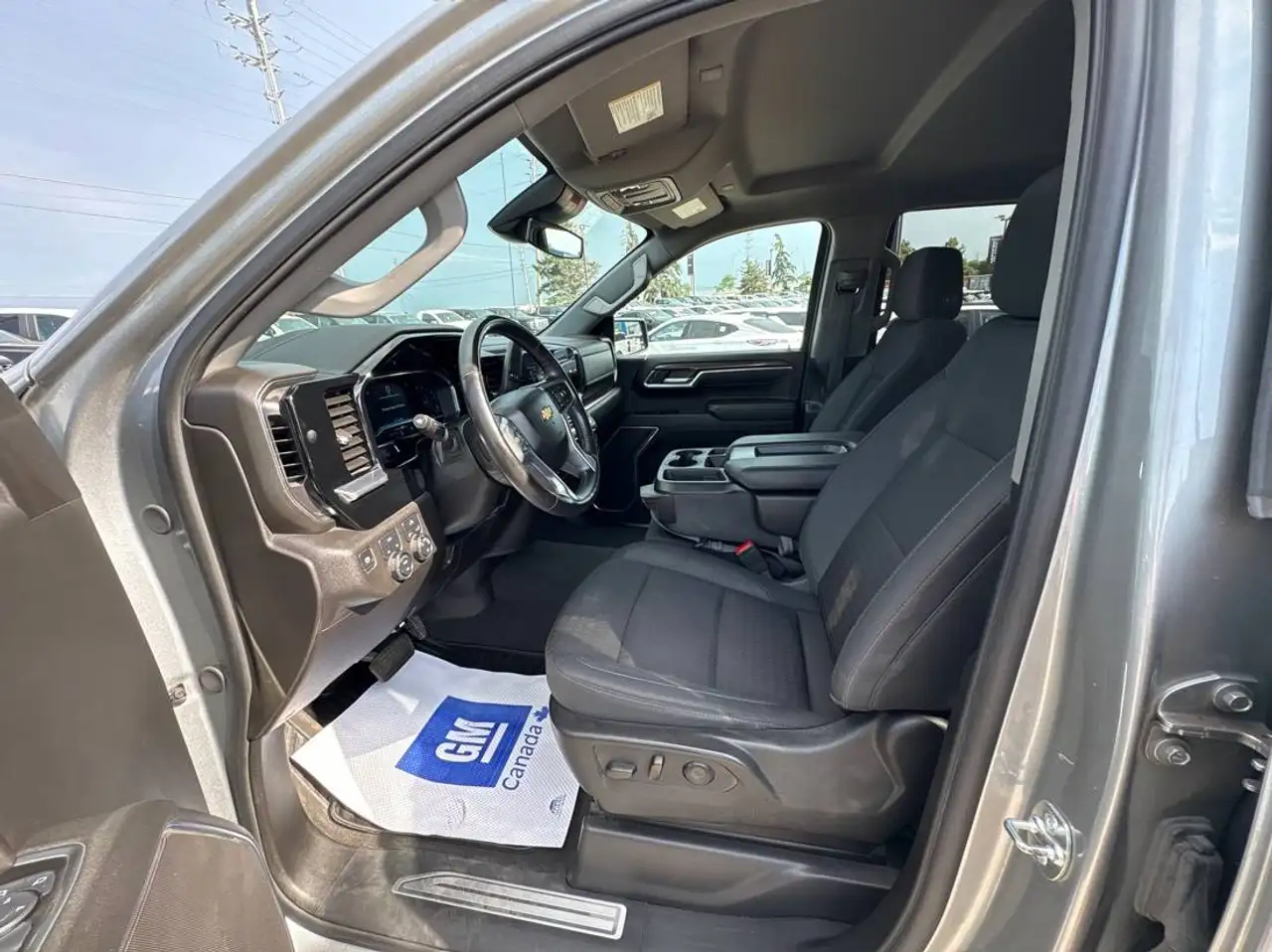 Chevrolet Silverado 1500 - Image 15