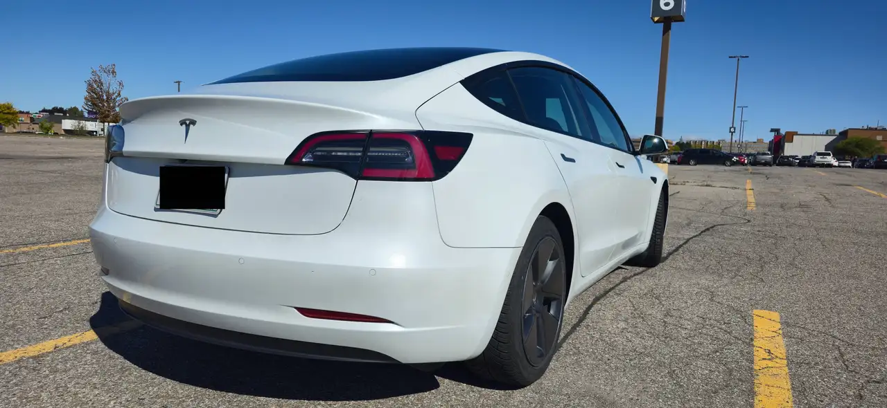 Tesla Model 3 - Image 12